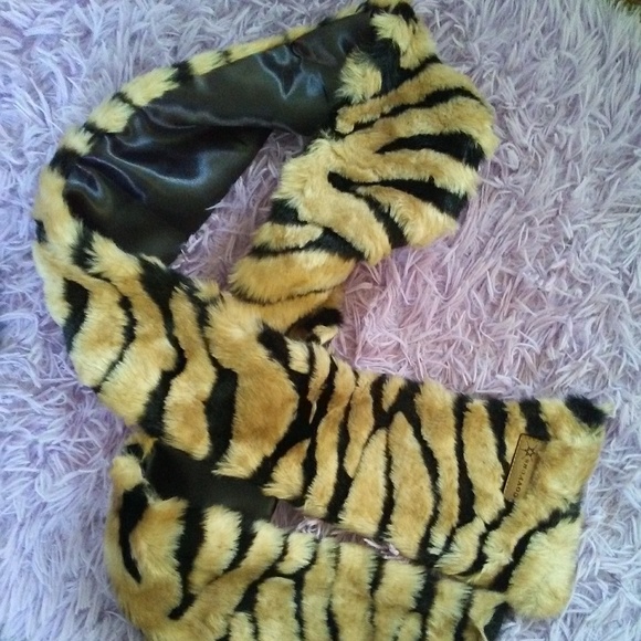 LAST PAIR Boot covers & Scarf Faux Fur Tiger new No tags - Picture 6 of 7